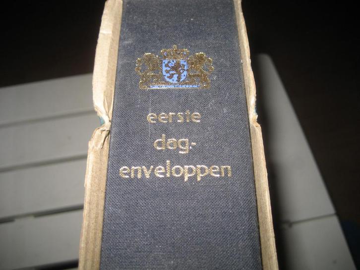 Eerstedag enveloppen 41 stuks in map  EE2, Postzegels en Munten, Postzegels | Eerstedagenveloppen, Onbeschreven, Nederland, Ophalen of Verzenden