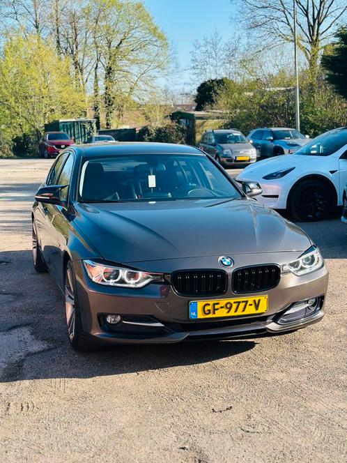 BMW 3-Serie 2.0D 320 EDE 120KW Aut8(f30) 2015 Bruin, Auto's, BMW, Particulier, 3-Serie, Diesel, C, Sedan, Automaat, Origineel Nederlands