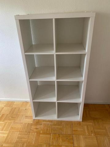 Ikea 8-vaks kast en Expedit bureau, wit beschikbaar voor biedingen