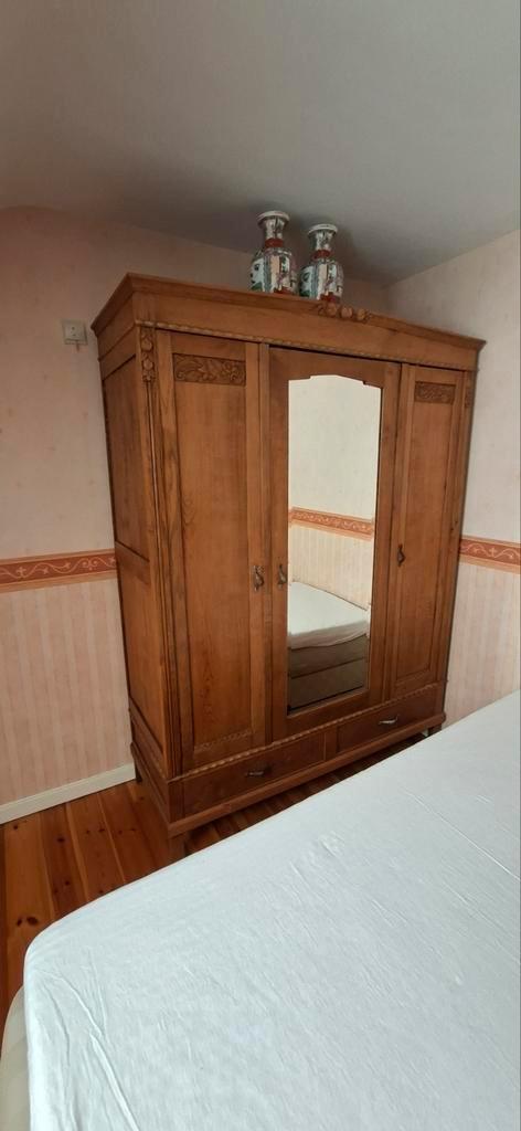 Antieke klerenkast te koop., Huis en Inrichting, Slaapkamer | Complete slaapkamers, Gebruikt, Twijfelaar, Ophalen