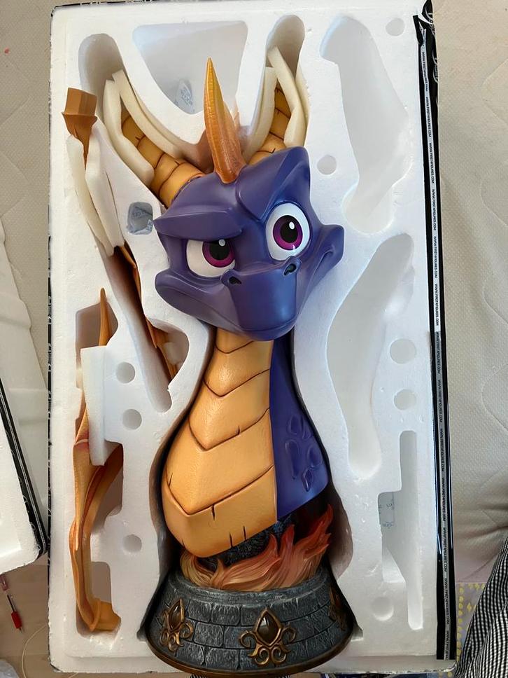 Spyro the Dragon Life size Bust First 4 Figures, Verzamelen, Beelden en Beeldjes, Zo goed als nieuw, Fantasy, Ophalen