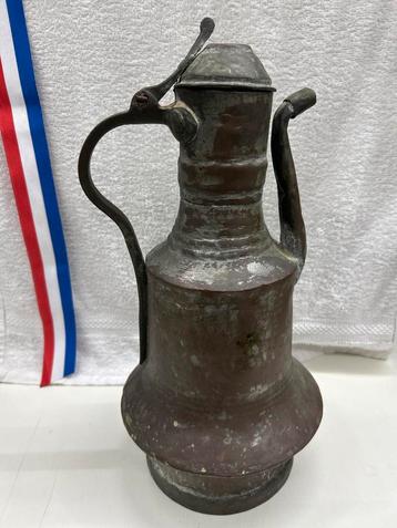 Antieke koffiepot uit 1890 beschikbaar voor biedingen
