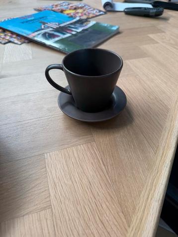 Mooi Servies - Kopjes, Borden, Kommen - Bruin beschikbaar voor biedingen