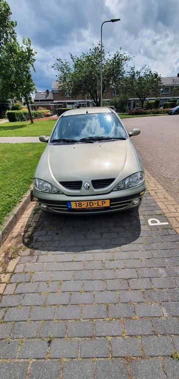 Renault Mégane 1.4 met nieuwe APK en 4 nieuwe banden. beschikbaar voor biedingen