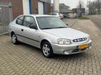 Hyundai Accent 1.5i LS AUTOMAAT 90PK! NL AUTO NAP! Airco l E, Auto's, Hyundai, Gebruikt, Zwart, Origineel Nederlands, 994 kg