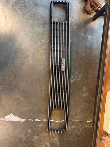 Fiat 128 Grill - Klassieker Onderdeel beschikbaar voor biedingen