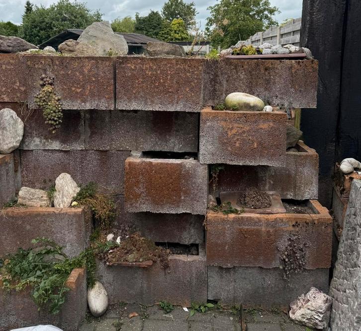 Bloempot / plantenbak / stapelblokken, Tuin en Terras, Bloembakken en Plantenbakken, Gebruikt, Steen, Balkon, Tuin, 30 tot 60 cm