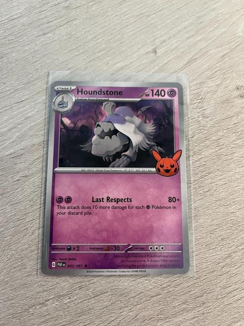 Houndstone 043/091 Trick or Trade 2024 - Pokémon Kaart, Hobby en Vrije tijd, Verzamelkaartspellen | Pokémon, Nieuw, Losse kaart