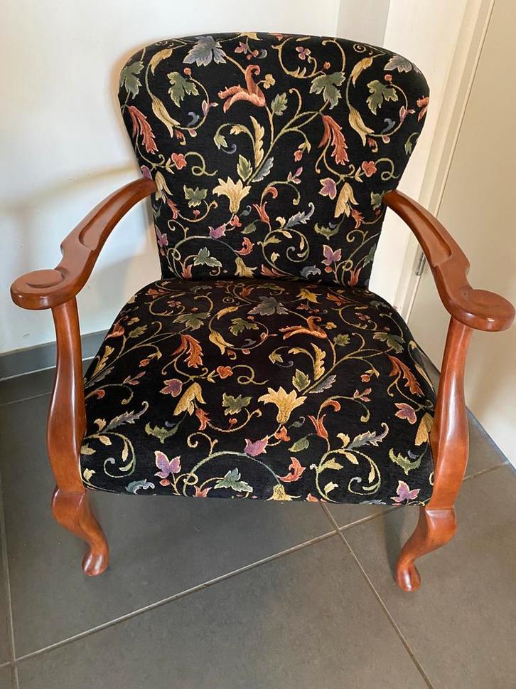 Leuke oud stoeltje met groot zitvlak, Huis en Inrichting, Fauteuils, Zo goed als nieuw, Stof, 75 tot 100 cm, Ophalen