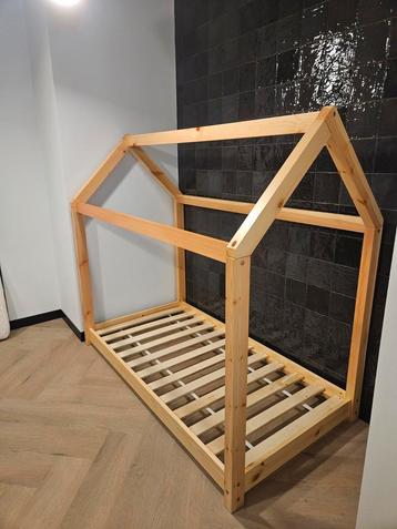 Huisjes bed 70x140cm - Nieuwstaat! beschikbaar voor biedingen