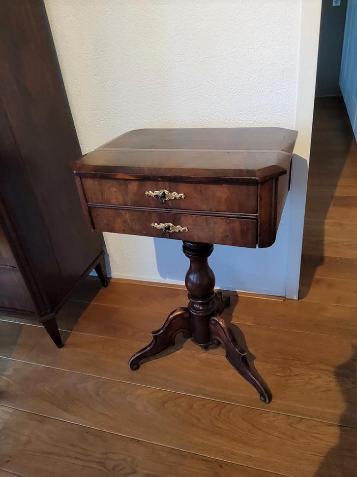 Houten Naaimeubel met Inhoud - Zeer Nette Staat!, Antiek en Kunst, Antiek | Meubels | Tafels, Ophalen of Verzenden