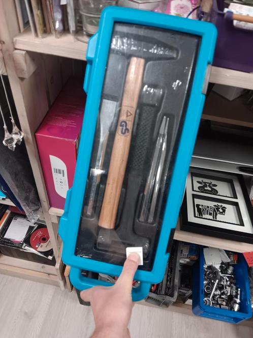 Gereedschapsset met hamer in blauwe koffer, Doe-het-zelf en Verbouw, Gereedschap | Handgereedschap, Zo goed als nieuw, Ophalen of Verzenden