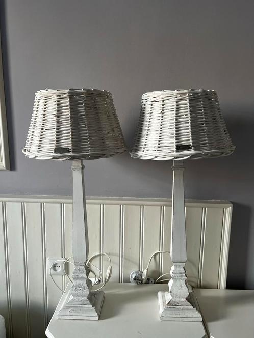 2 Lifestyle Tafellampen Landelijke Stijl, Huis en Inrichting, Lampen | Tafellampen, Gebruikt, 50 tot 75 cm, Hout, Ophalen