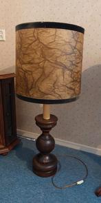 ouderwetse lamp met lederen kap, Huis en Inrichting, Lampen | Tafellampen, Ophalen of Verzenden, Zo goed als nieuw, Minder dan 50 cm
