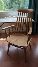 Houten stoel met spijlen en armleuninh, Huis en Inrichting, Stoelen, Ophalen, Zo goed als nieuw, Eén