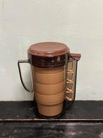 Vintage kampeerservies schenkkan kopjes bruin beige 1970, Ophalen of Verzenden, Gebruikt
