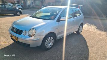 Volkswagen Polo 1.4 63KW FSI 2004 Grijs beschikbaar voor biedingen
