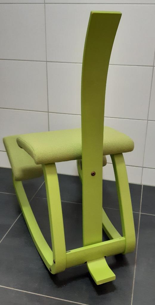Varier [ Stokke} Variable Balans kniestoel met rug, Huis en Inrichting, Bureaustoelen, Bureaustoel, Groen, Ergonomisch, Ophalen