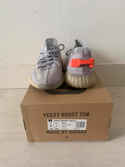 Yeezy boost 350 V2 TAILGT, Kleding | Heren, Schoenen, Nieuw, Ophalen of Verzenden