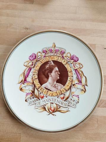 Herdenkingsbord, 40-jarig regeringsjubileum v beschikbaar voor biedingen