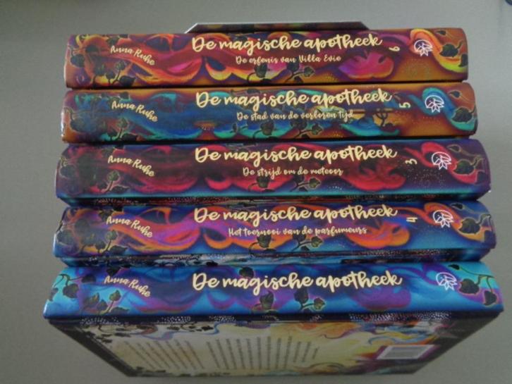 De magische apotheek - Anna Ruhe / Deel 1-3-4-5-6, Boeken, Kinderboeken | Jeugd | 10 tot 12 jaar, Zo goed als nieuw, Fictie, Ophalen of Verzenden