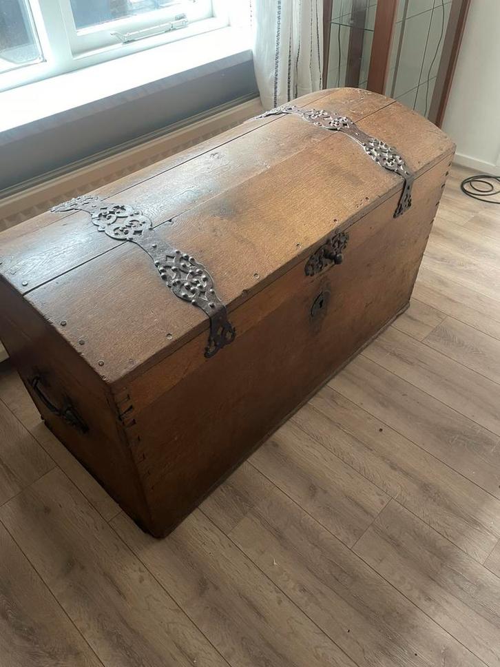 Antieke dekenkist met metalen beslag, Antiek en Kunst, Antiek | Meubels | Kasten, Ophalen