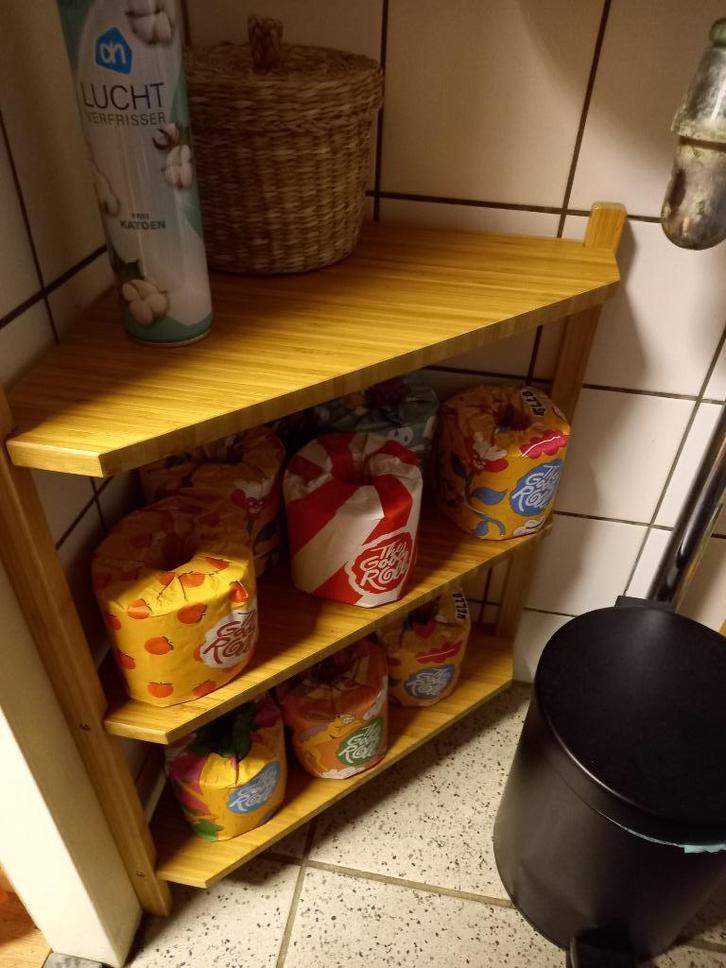 Hoekkastjes, Huis en Inrichting, Kasten | Overige, Zo goed als nieuw, Ophalen