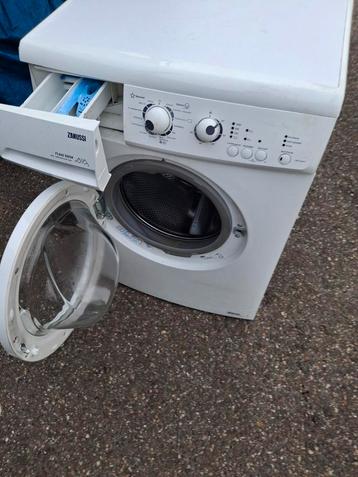 Nette wasmachine zanussi Aclasse gratis bezorg rdam omstreke beschikbaar voor biedingen