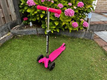 Swiss kids Scooter - Roze beschikbaar voor biedingen