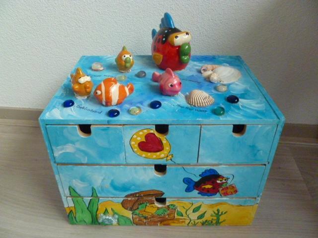 Houten, versierd ladekastje. (is als knutselkastje gebruikt), Hobby en Vrije tijd, Knutselen, Gebruikt, Overige typen, Ophalen of Verzenden