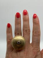 V203 Prachtige zilveren ring goudkleur maat 19,5 deel v set, 19 tot 20, Ophalen of Verzenden, X, Met edelsteen