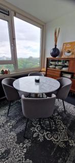 Ronde eettafel marmer en eetkamerstoelen, Huis en Inrichting, Tafels | Eettafels, Ophalen, Overige materialen, Rond, Nieuw