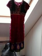 Indiase klederdracht.Heeft o.a paarse,rode en groene kleuren, Nieuw, Ophalen of Verzenden, Maat 46/48 (XL) of groter, Overige typen