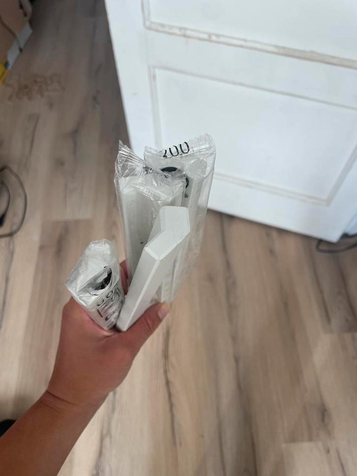 Ikea Kast Handvat - Wit, Doe-het-zelf en Verbouw, Plinten en Afwerking, Zo goed als nieuw, Overige typen, Kunststof, Minder dan 100 cm