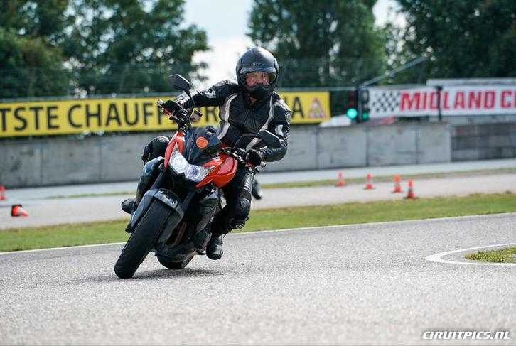 Kawasaki Z1000 in top staat!, Motoren, Motoren | Kawasaki, Bedrijf, Naked bike, meer dan 35 kW, 4 cilinders, Motorrijbewijs A