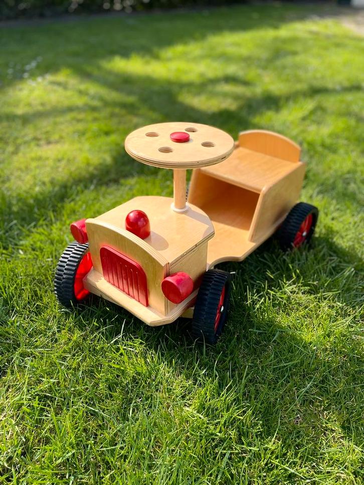 Houten loopauto merk Allehand design, Kinderen en Baby's, Speelgoed | Buiten | Voertuigen en Loopfietsen, Zo goed als nieuw, Loopvoertuig