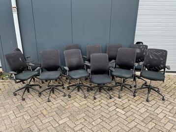 12x Vitra Meda bureaustoel beschikbaar voor biedingen