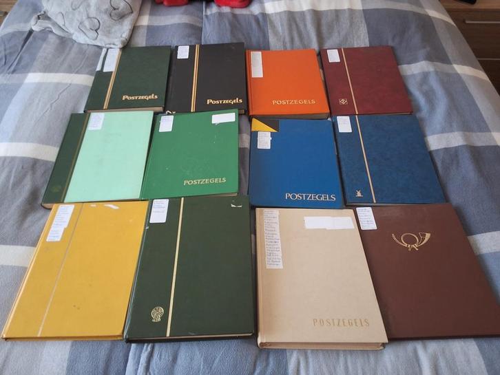 Wereldverzameling postzegels in 12 volle albums., Postzegels en Munten, Postzegels | Volle albums en Verzamelingen, Nederland en Buitenland