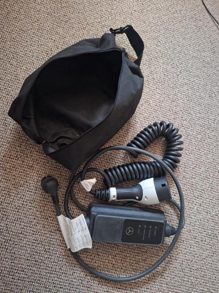 Mercedes-Benz Laadkabel met Tas - Aptiv 75136909, Auto diversen, Laadpalen, Gebruikt, Laadkabel, Ophalen of Verzenden