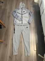 Nike Tech maat 164, Kinderen en Baby's, Kinderkleding | Maat 164, Gebruikt, Jongen of Meisje, Ophalen of Verzenden, Setje