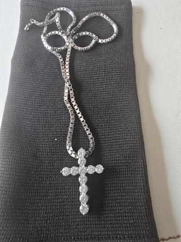 Zilveren venetiaanse Ketting met Moissanite Kruis beschikbaar voor biedingen