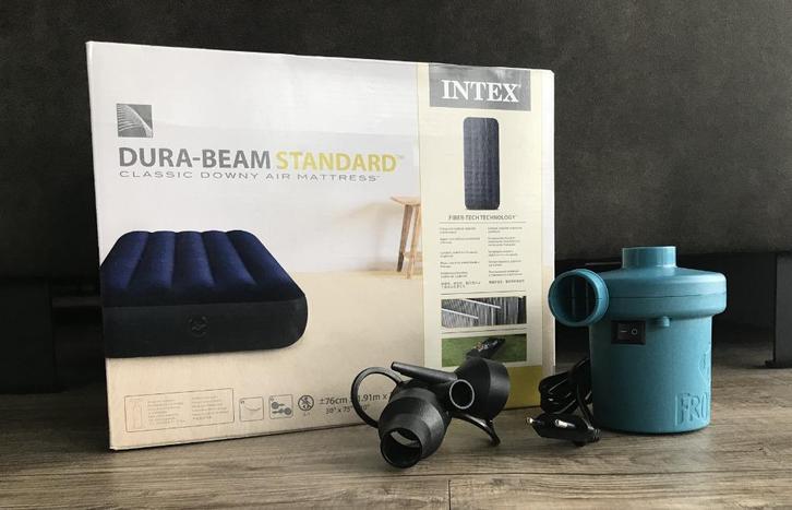 Nieuw opblaasbed 2p met elektrische pomp 137 x 191 x 25 bed, Caravans en Kamperen, Luchtbedden, Nieuw, Ophalen