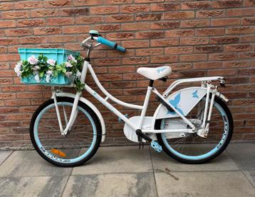 Witte omafiets / transporter 22 inch beschikbaar voor biedingen