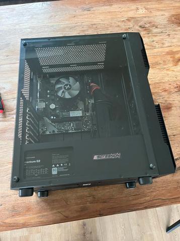 Gaming pc beschikbaar voor biedingen