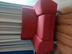 Prachtige loveseat (1,5 zits) in rood suède stof, Huis en Inrichting, Ophalen of Verzenden, Zo goed als nieuw, Stof