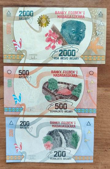 Madagaskar bankbiljetten Ariary 2000, 500, 200 beschikbaar voor biedingen