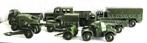 9 Stuks Dinky legervoertuigen en verkeersbordjes in doos, Ophalen of Verzenden, Gebruikt, Auto, Dinky Toys