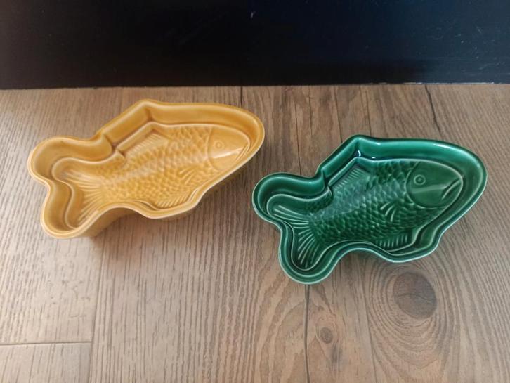 2 antieke vis puddingvormpjes, Antiek en Kunst, Antiek | Keramiek en Aardewerk, Ophalen of Verzenden