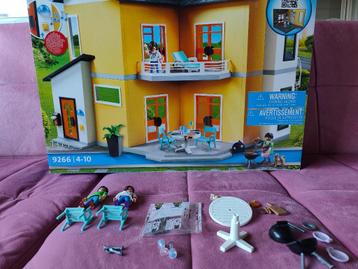 PLAYMOBIL City Life Modern Woonhuis - 9266 beschikbaar voor biedingen