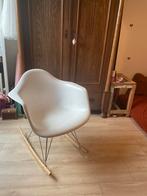 Scandinavische Schommelstoel - Design Klassieker, Huis en Inrichting, Stoelen, Ophalen, Kunststof, Wit, Zo goed als nieuw